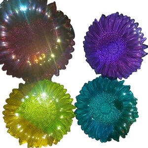 Set of 4 Vintage Carnival Glass Flower Floral Plates